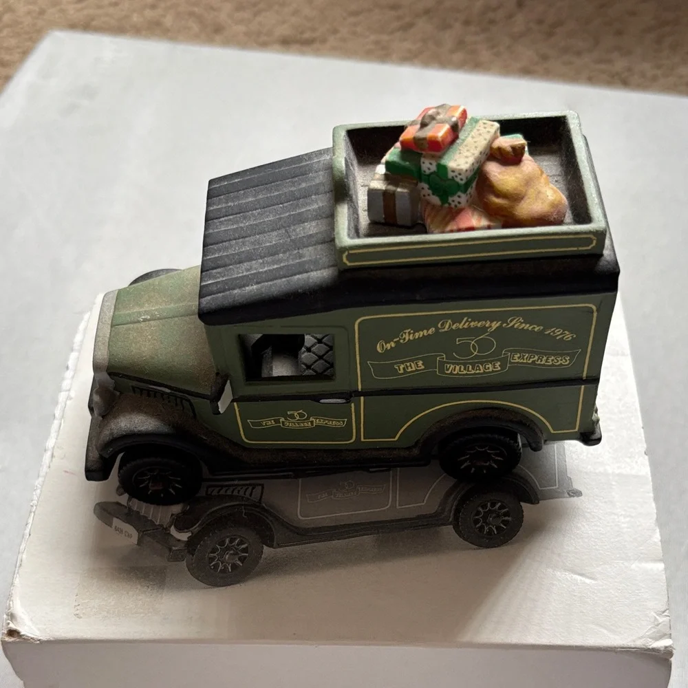 Department 56 Green and Black Vintage Truck Decor